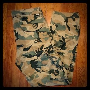 Levi's camo cargo pants
